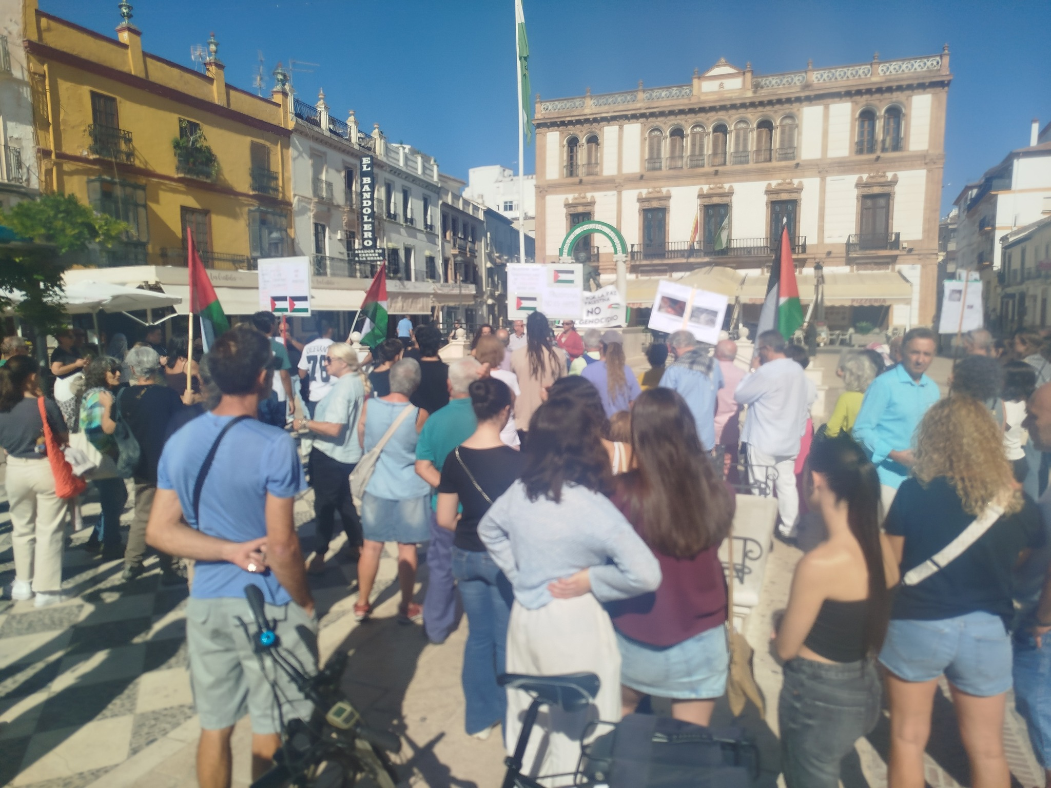Concentración en Ronda en apoyo al pueblo palestino