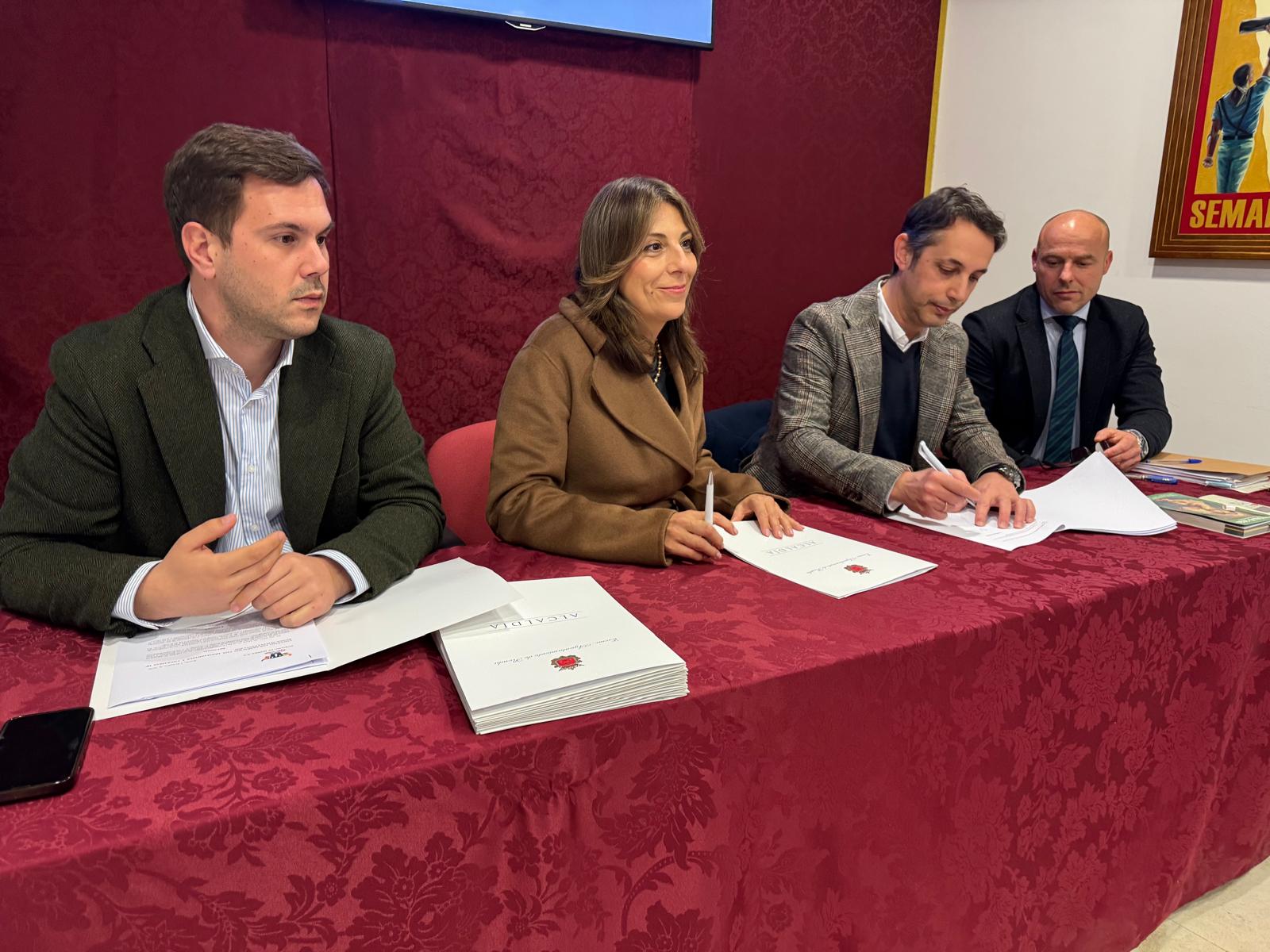 Turismo de Ronda vuelve a entregar ayudas económicas a todas las hermandades de la ciudad