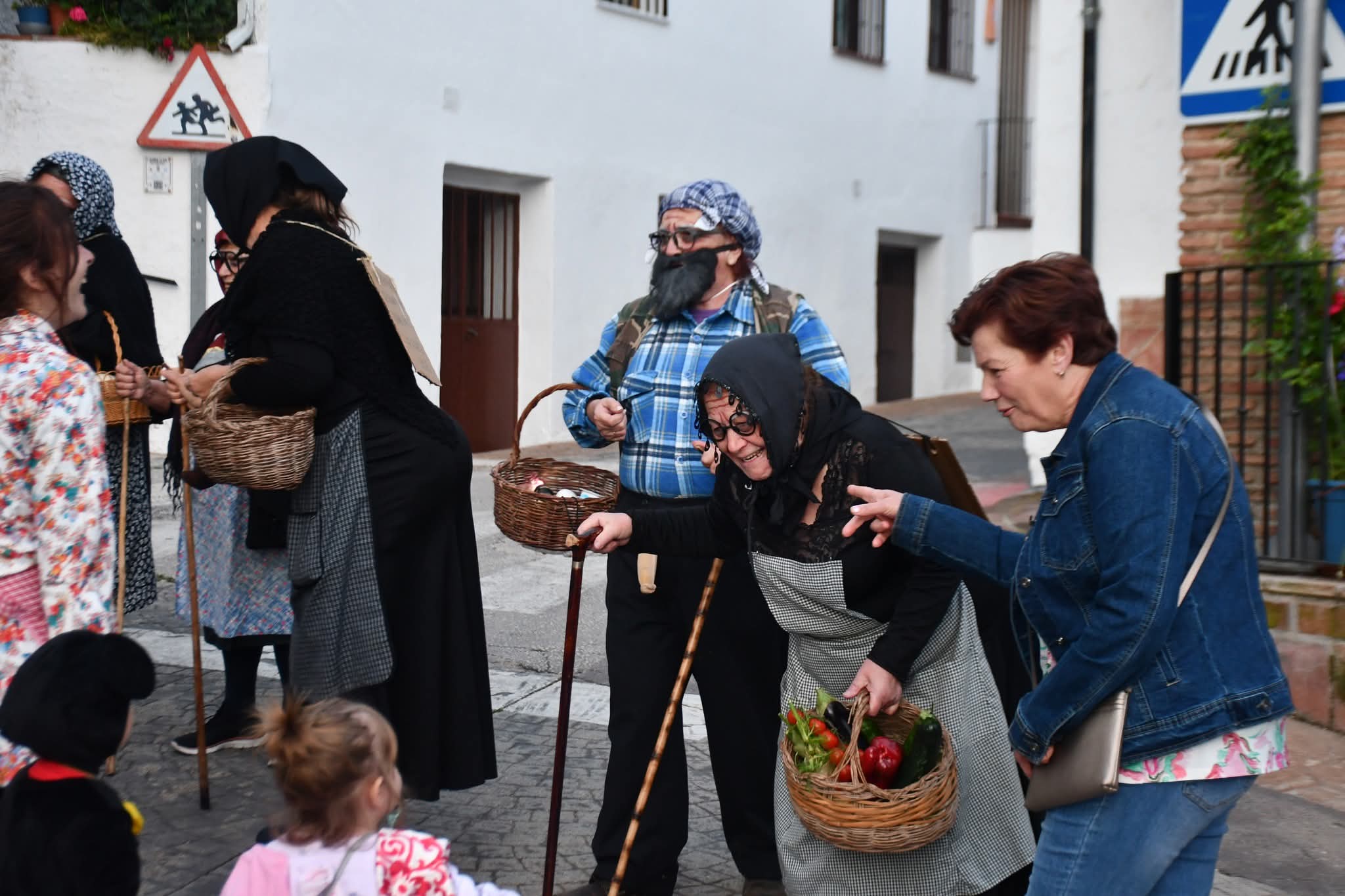 Jubrique invita a acudir a su pintoresca fiesta de máscaras