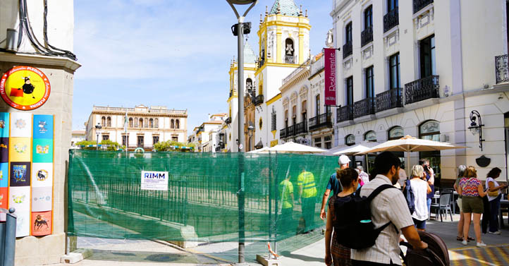 Comienzan las obras de eliminación de la rampa residual del aparcamiento de la plaza del Socorro de Ronda