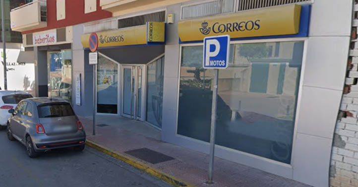 APYMER muestra su rechazo al cierre de la oficina de Correos de la Barriada de la Feria