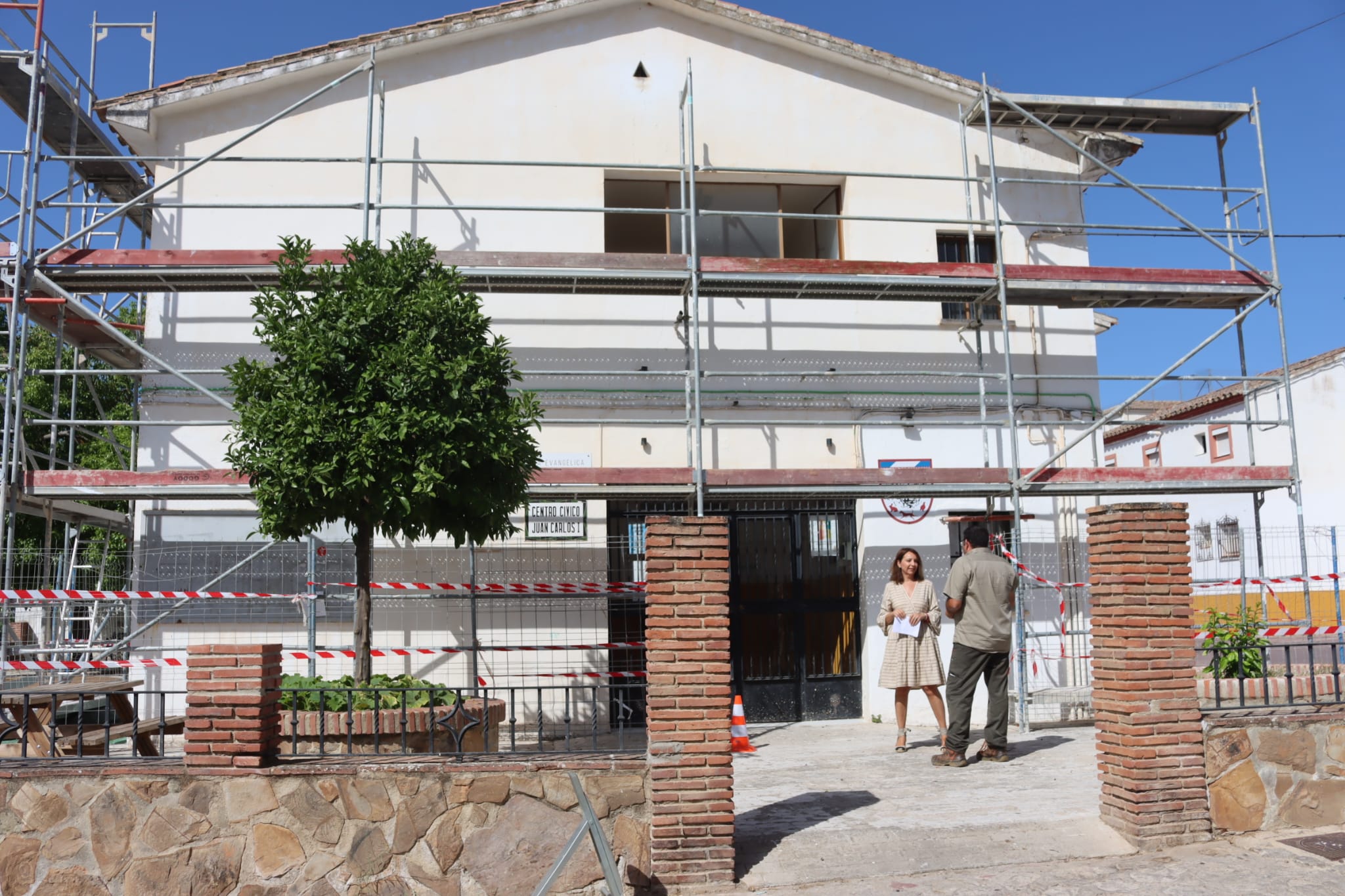 Comienzan las obras de reparación de la cubierta del Centro Cívico de Padre Jesús