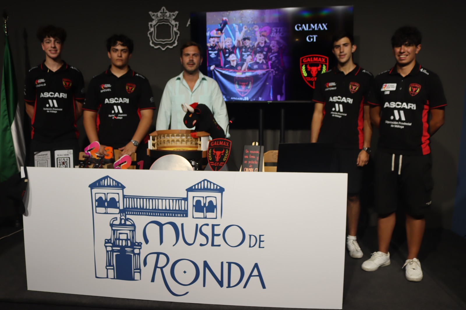 La escudería de jóvenes rondeños ‘GalmaxGT’ inicia una campaña para recaudar dinero que les permita estar en la final del ‘Steam Racing’ en Singapur